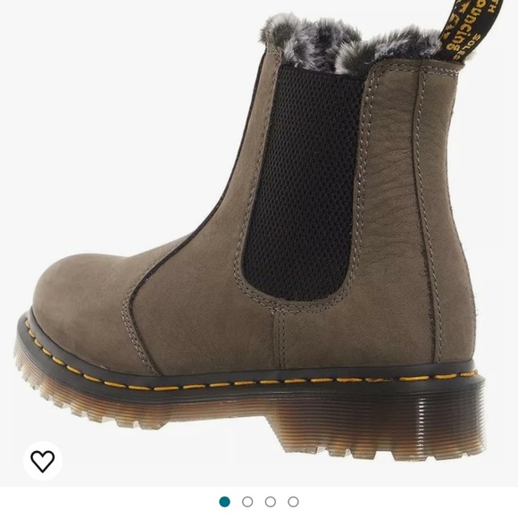 Dr Martens Leonore Chelsea fur line boot. Suede light gray. Size 7 - Picture 2 of 7